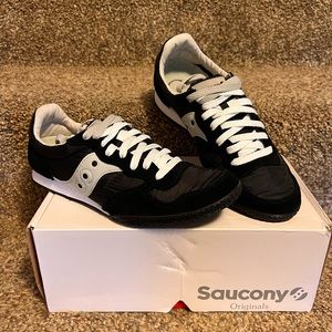 New in Box - Saucony Originals - Bullet Sneaker - 7.5 mens / 9 womens